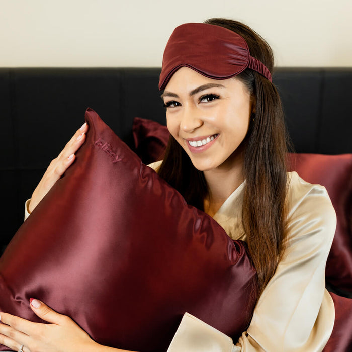 Blissy Burgundy Silk Pillowcase Detail – Queen